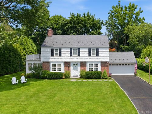 107 Dogwood Ln, Manhasset, NY, 11030-1639 | Card Image