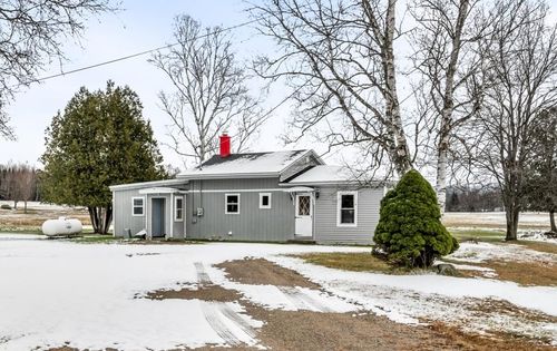 1420 E Side River Rd, Dummer, NH, 03588-5425 | Card Image