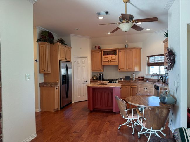 507 W 2 Nd St, House other with 4 bedrooms, 3 bathrooms and null parking in Maypearl TX | Image 4