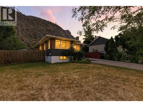 2105 Valleyview Dr, Kamloops, BC, V2C4C3 | Card Image