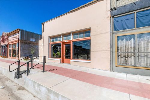 724 S Main St, Calvert, TX, 77837 | Card Image