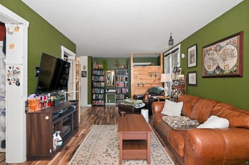 5818 Elinor St, Duluth, MN, 55807 | Card Image
