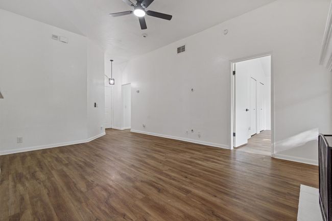 221 Dashelle Run, House other with 3 bedrooms, 2 bathrooms and null parking in Kyle TX | Image 8