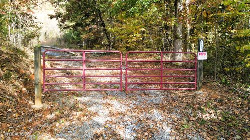 1206 Bluff Rd, Newport, TN, 37821-5538 | Card Image