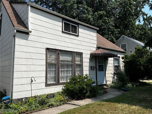 26471 Farringdon Ave, Euclid, OH, 44132-1922 | Card Image