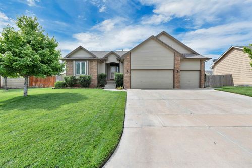 3225 S Bluelake Ct, Wichita, KS, 67215-1022 | Card Image