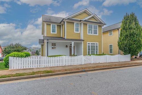 105 Lawndale Dr, Greer, SC, 29651-1945 | Card Image