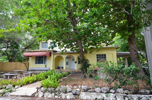 6322 Ne 5th Ave, Miami, FL, 33138-6116 | Card Image