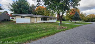 12357 Raymond Drive, Home with 3 bedrooms, 1 bathrooms and null parking in Vienna Twp MI | Image 1