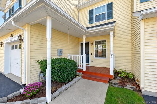 173 Pinebrook Dr, Hyde Park, NY, 12538-1856 | Card Image