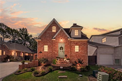 138 N Hawkstone Dr, Fayetteville, AR, 72704-5183 | Card Image