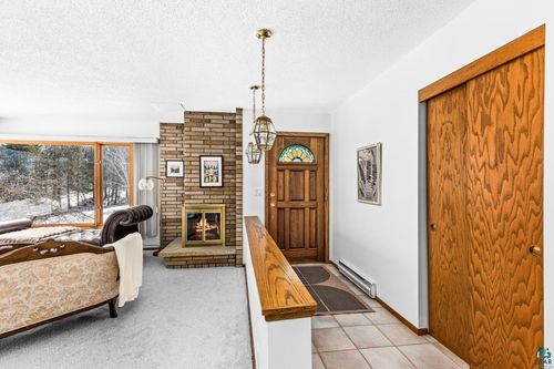 2009 Hutchinson Rd, Duluth, MN, 55811-5348 | Card Image