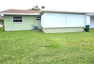 5708 Nw 66th Avenue, House other with 2 bedrooms, 1 bathrooms and null parking in Tamarac FL | Image 3