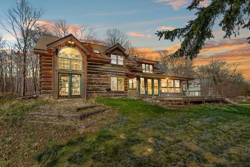 1937 Green Tree Road, WASHINGTON, WI, 54246 | Card Image
