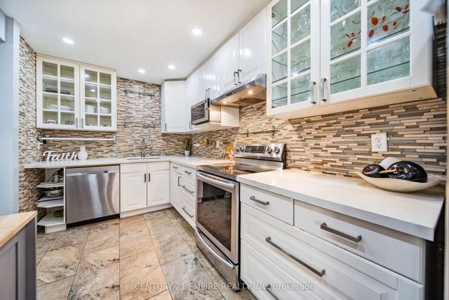 146 Baronwood Crt, Condo with 4 bedrooms, 2 bathrooms and 1 parking in Brampton ON | Image 14