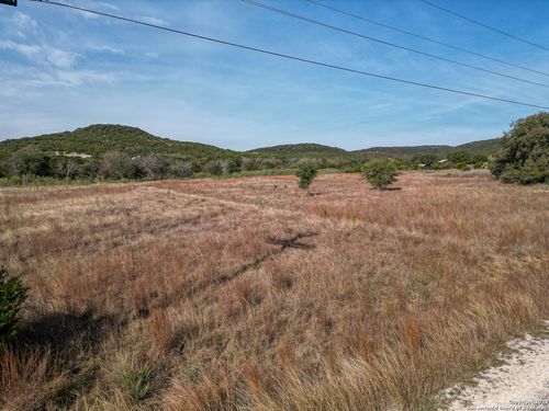 176 Concho Ln, Bandera, TX, 78003-3566 | Card Image