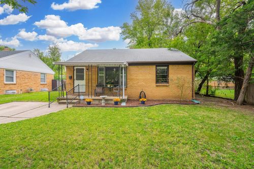 1944 S Parkwood Ln, Wichita, KS, 67218-4524 | Card Image