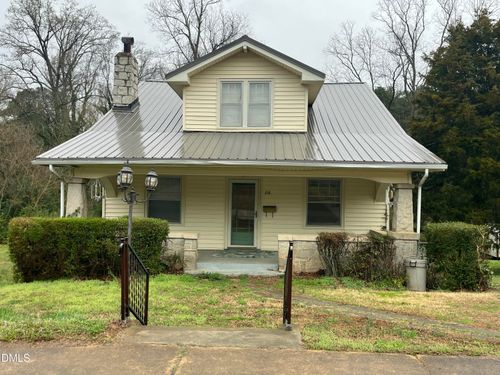 318 W Franklin St, Warrenton, NC, 27589-1938 | Card Image