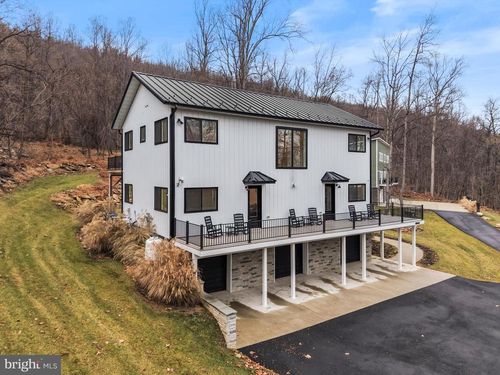 13543 Hanging Rock Ln, LOVETTSVILLE, VA, 20180-2825 | Card Image