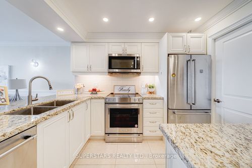 1508-33 Weldrick Rd E, Richmond Hill, ON, L4C8W4 | Card Image