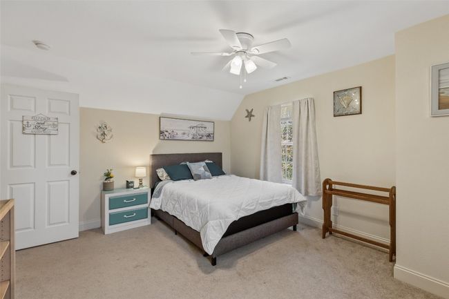 Upstairs Bedroom | Image 38