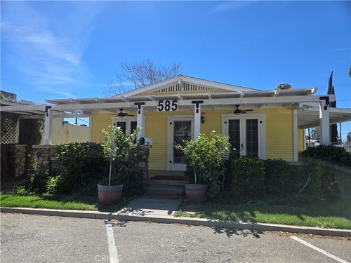 585 E 6th St, Beaumont, CA, 92223 | Card Image