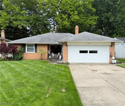 4291 Brendan Ln, North Olmsted, OH, 44070-2923 | Card Image