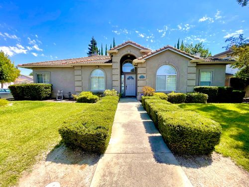 9762 Deep Water Lane, Stockton, CA, 95219 | Card Image