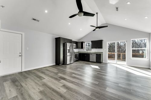 6005 Glenwood Dr, Merriam Woods Village, MO, 65740-9589 | Card Image