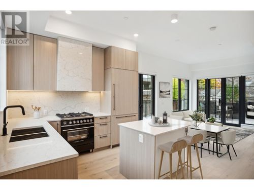 4078 Columbia St, Vancouver, BC, V5Y4B4 | Card Image