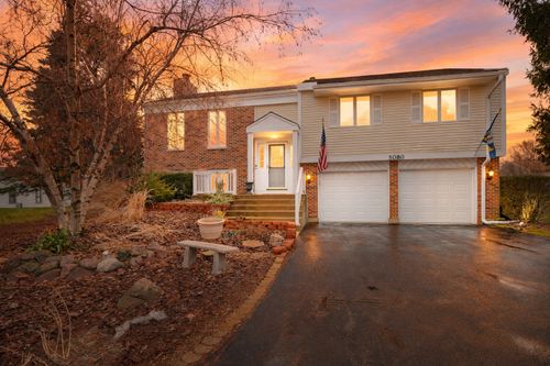 5080 Prairie Oak Rd, Gurnee, IL, 60031-1943 | Card Image