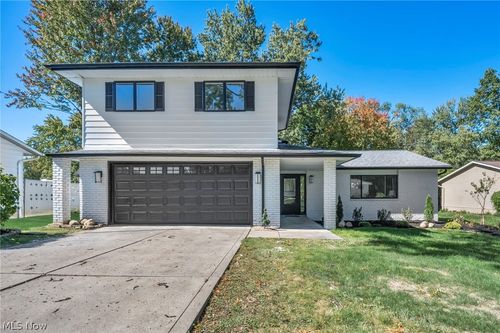 5626 Seneca Pl, Willoughby, OH, 44094-3055 | Card Image