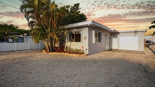 132 Gardenia St, Tavernier, FL, 33070-2209 | Card Image