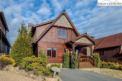 63 Eagle Park Cir, Banner Elk, NC, 28604-6185 | Card Image