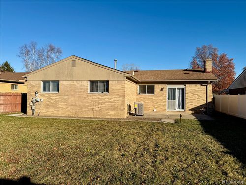 28428 Weddel Ave, Brownstown Twp, MI, 48183-5045 | Card Image