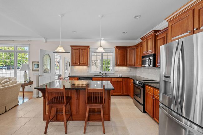 2 Charles Ct, Condo with 3 bedrooms, 3 bathrooms and null parking in Suffield CT | Image 29