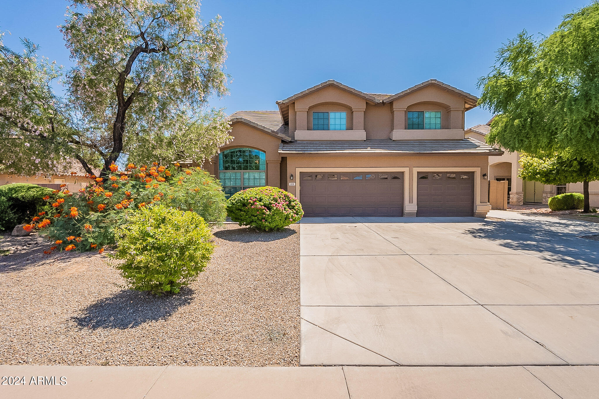 229 E Chelsea Lane, For Sale in Gilbert Zoocasa