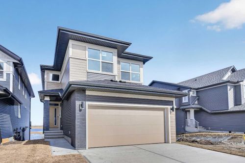 211 Corner Glen Cres Ne, Calgary, AB, T3N2L8 | Card Image