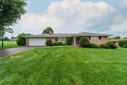 106 Wyndfield Dr, Mount Pleasant, PA, 15666-2160 | Card Image