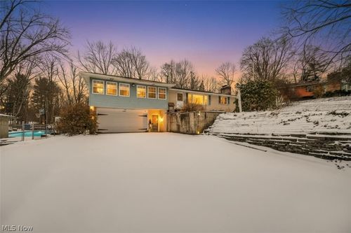 13458 Theeland Ave Nw, Uniontown, OH, 44685-9322 | Card Image