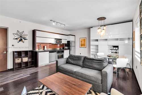322-435 21st St, Miami Beach, FL, 33139-1704 | Card Image