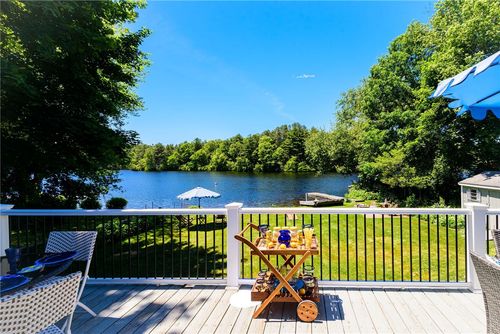 31 Sunset Dr, Hope Valley, RI, 02832-2131 | Card Image