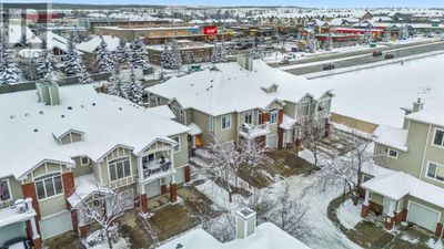 905 - 8000 Wentworth Dr Sw, Townhouse with 2 bedrooms, 2 bathrooms and 2 parking in Calgary AB | Image 2