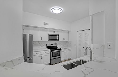 302-340 Crestwood Cir, Royal Palm Beach, FL, 33411-4975 | Card Image