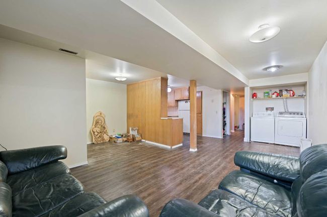 7121 37 Avenue Nw, Home with 5 bedrooms, 2 bathrooms and 2 parking in Calgary AB | Image 20