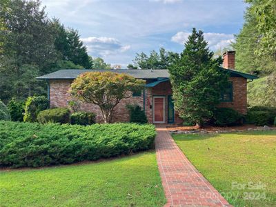 122 W Sweetbriar Lane, House other with 3 bedrooms, 2 bathrooms and null parking in Etowah NC | Image 1