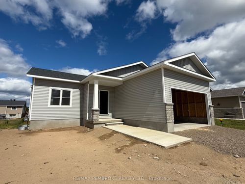 14 Durant St, Petawawa, ON, K8H0G2 | Card Image