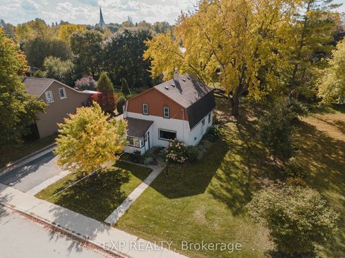 78 George St S, Harriston, ON, N0G1Z0 | Card Image