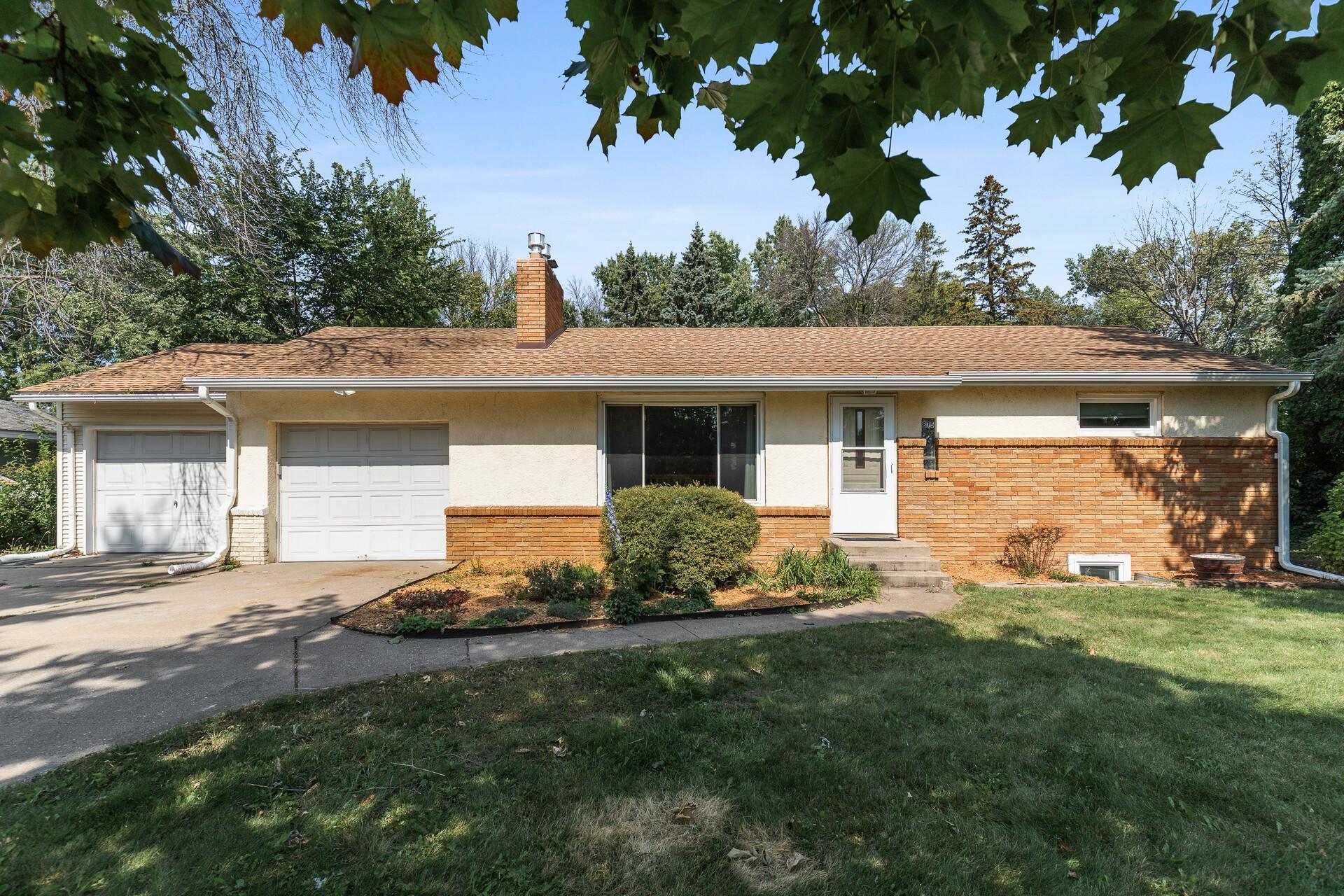 County Road F , Saint Paul, MN 55126