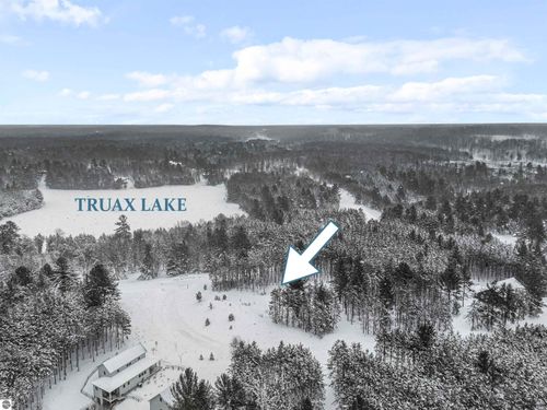 11055 French Ct, Williamsburg, MI, 49690-8719 | Card Image